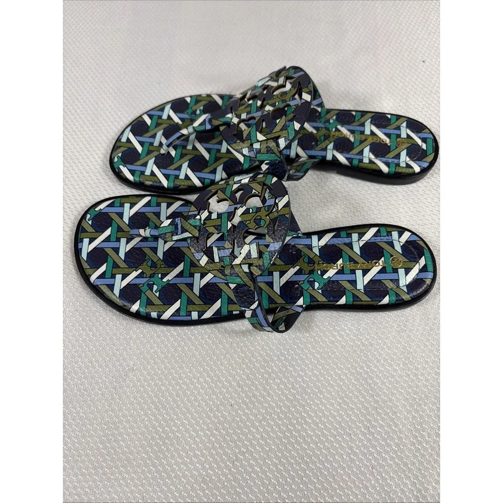 NWOB‎ Tory Burch Miller Welt Navy Green Caning Logo Miller Sandals Sz 7M